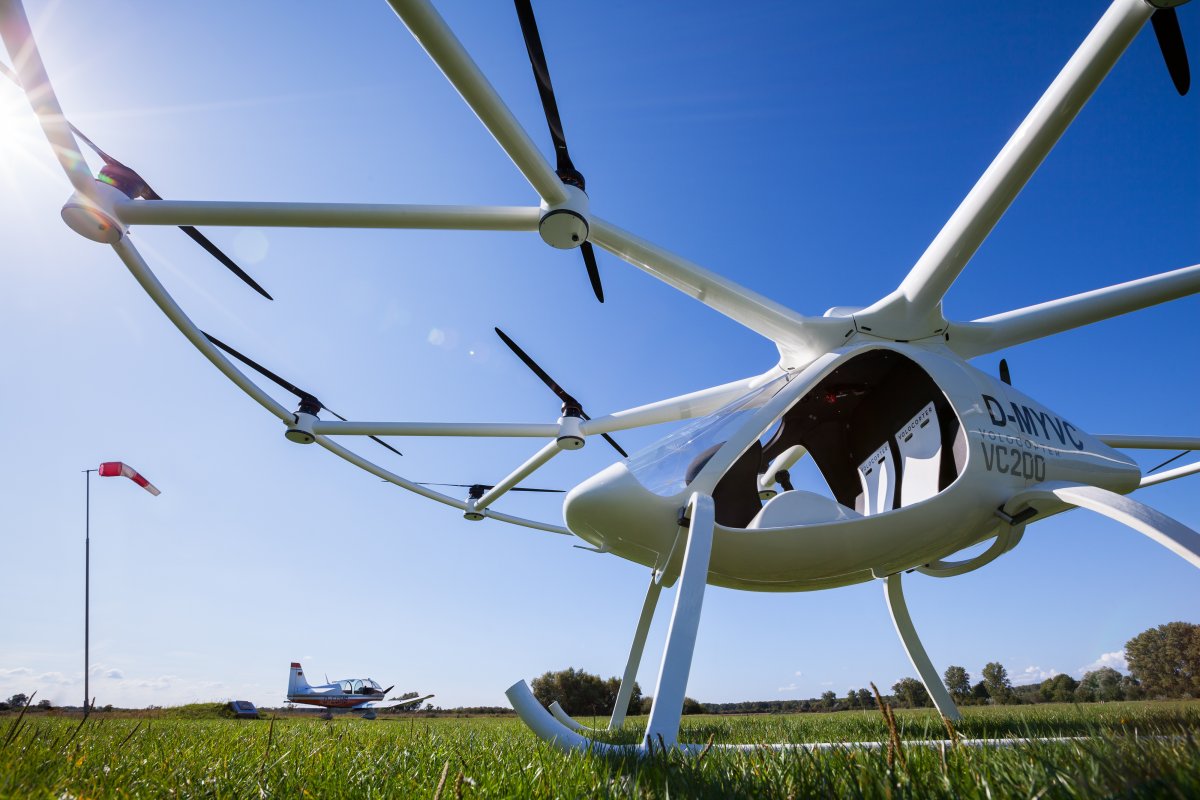 the-volocopter-2x-can-recharge-in-40-minutes-using-a-fast-charger.jpg