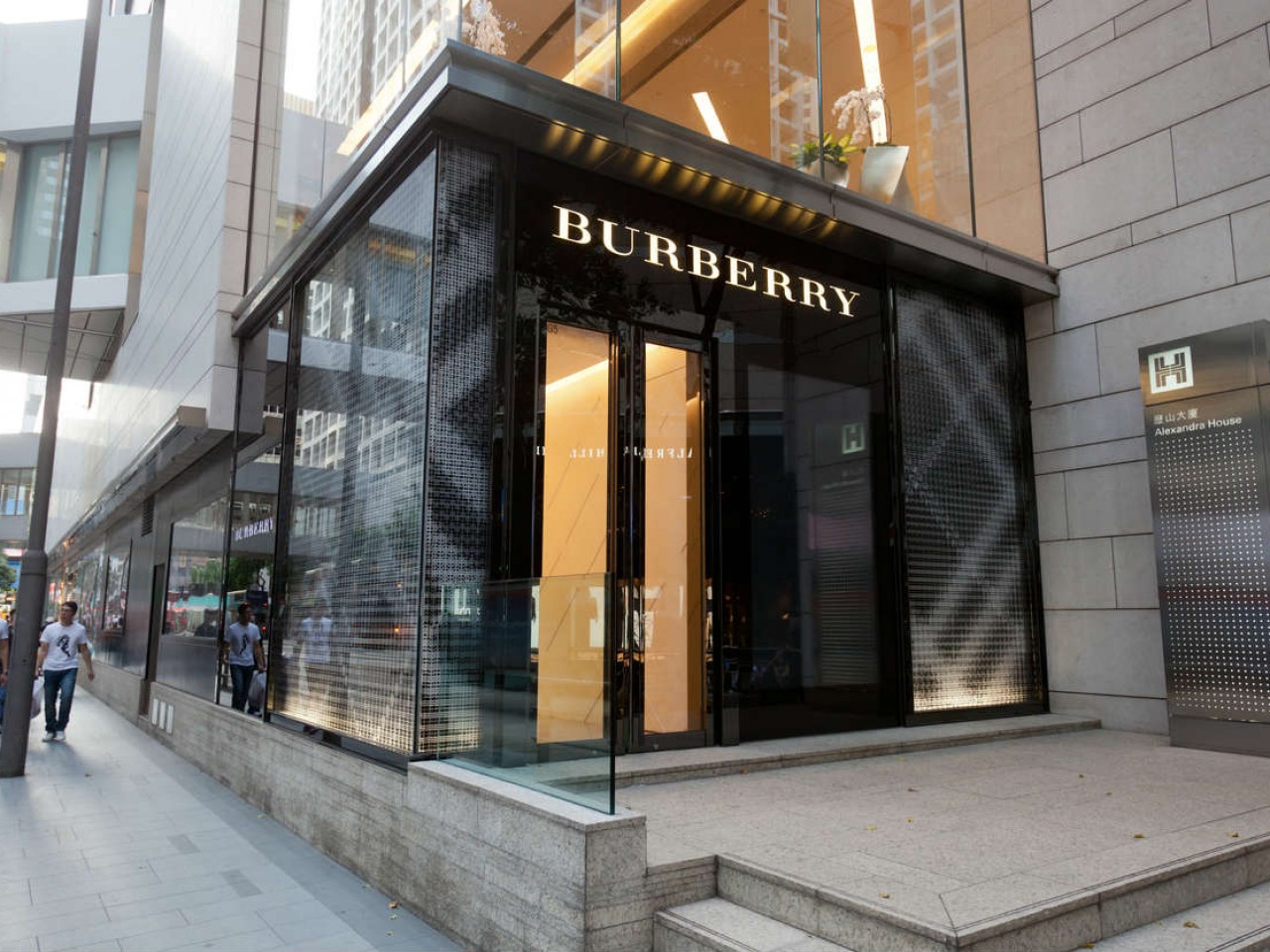 burberry alberni street