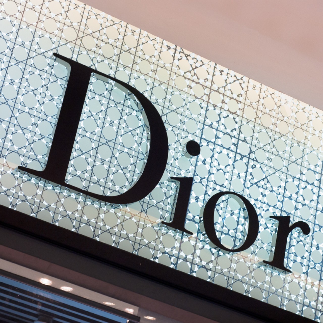 Антуан Арно возглавил модный дом Christian Dior - Inc. Russia