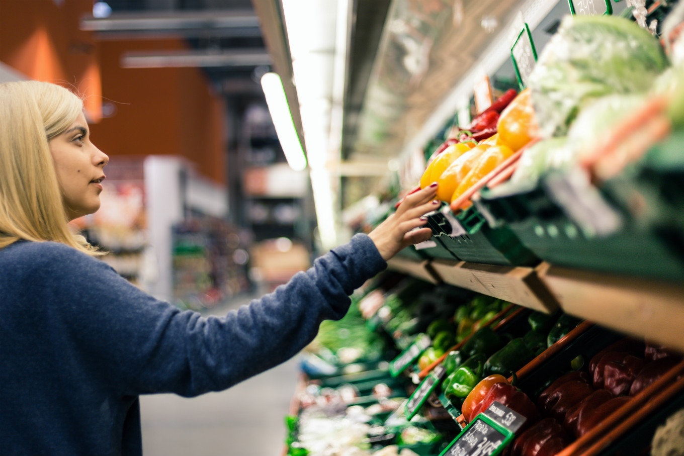 Исследование: половина россиян не может себе позволить натуральные продукты  - Inc. Russia